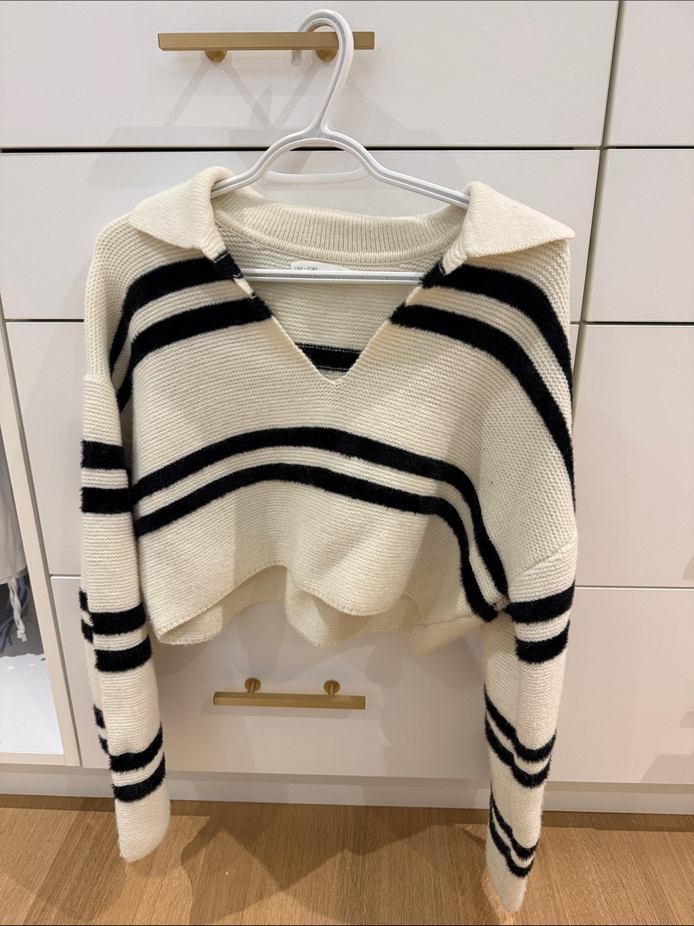 OAK + FORT Cream and Black Striped V-Neck Cropped Sweater